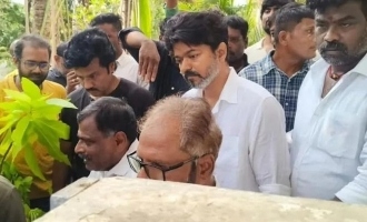 Thalapathy Vijay Pays Heartfelt Tribute to Manoj Bharathiraja in Person – Tamil News