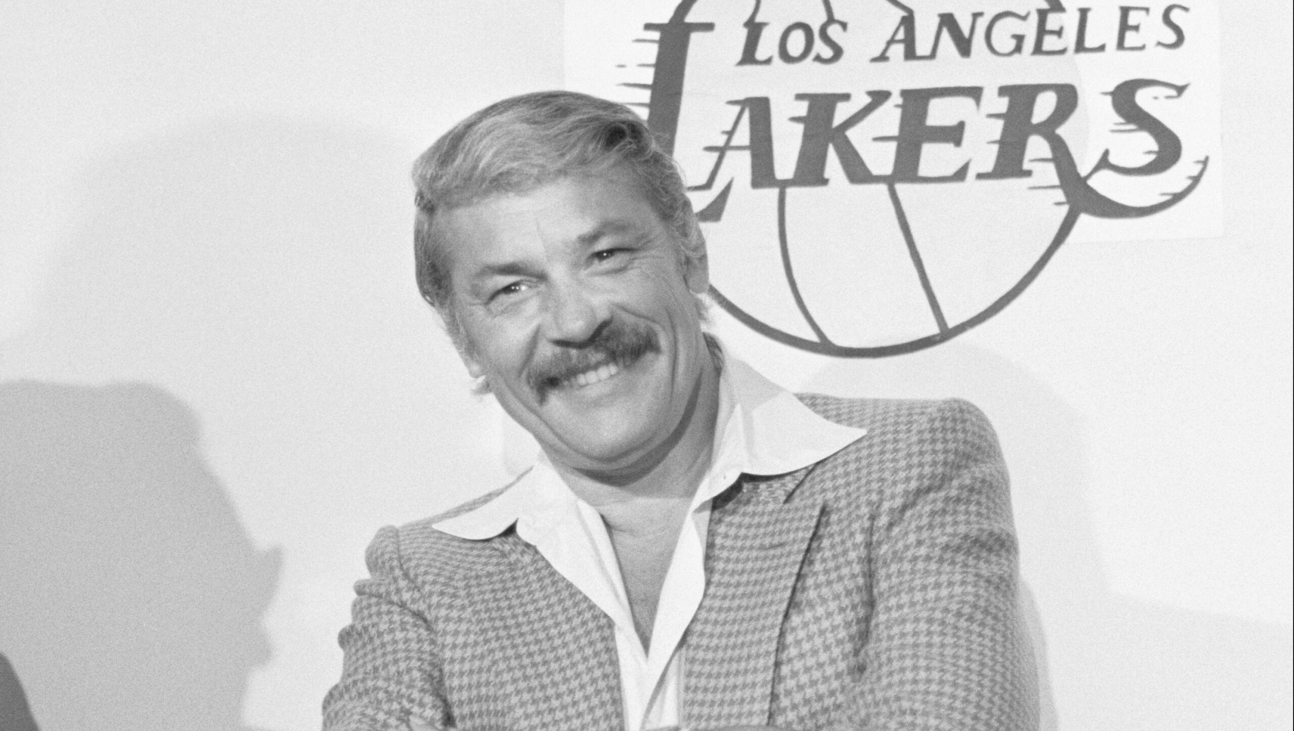 How Much Did Jerry Buss Buy the Lakers for? Find Out – Hollywood Life