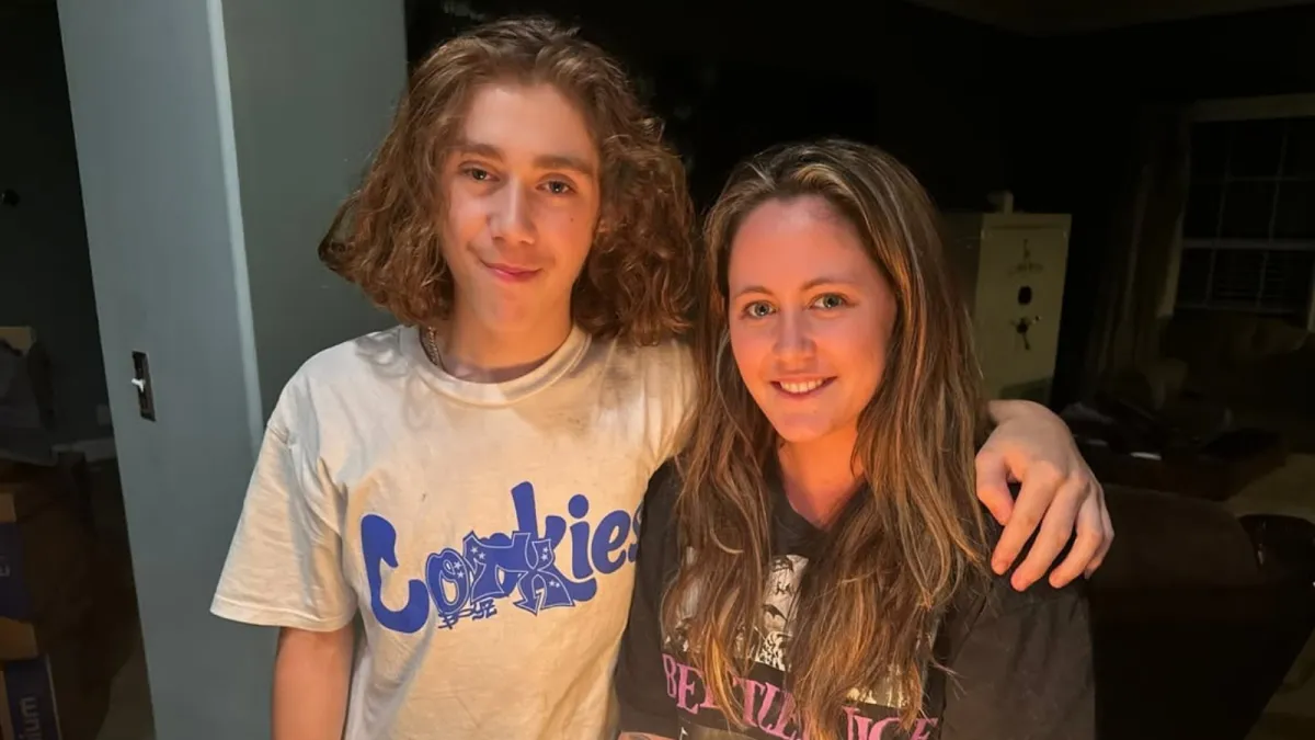 Jenelle Evans Texts to Jace EXPOSED & Fans Side with Teen Son