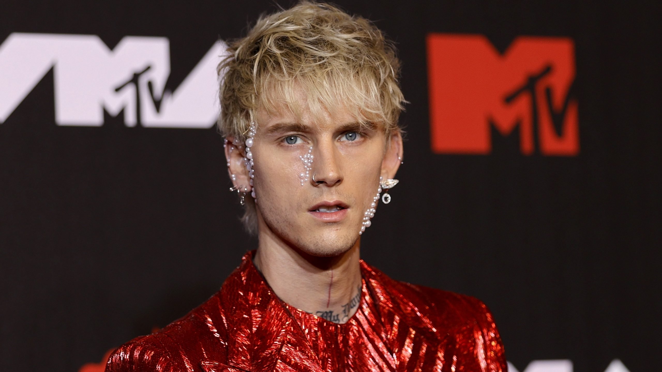 Machine Gun Kelly Confesses to Alarming Diet of ‘Water and Broth’