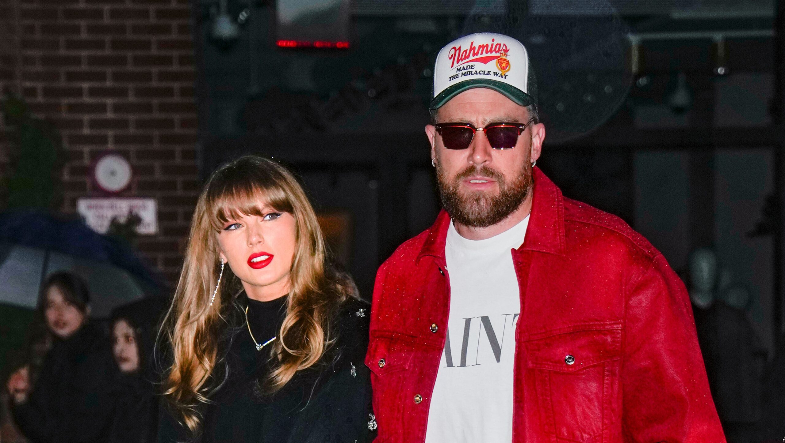 Is Taylor Swift Engaged to Travis Kelce? Update on Their Relationship – Hollywood Life