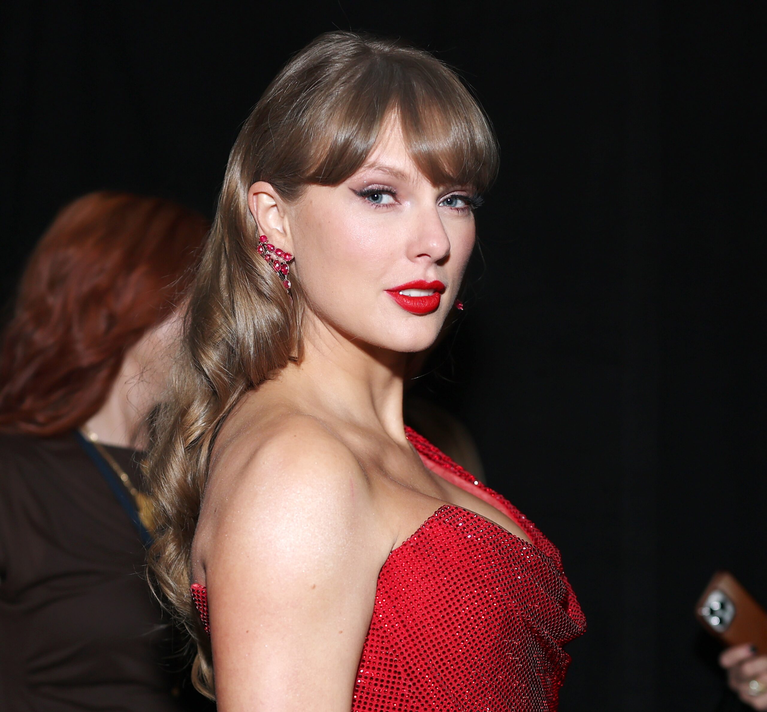 Taylor Swift Makes HUGE Donation to Charity, Is the Literal Best