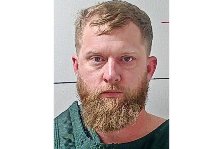 Kyle Chrisley PUNCHED Police Officers Prior to Arrest, Records State