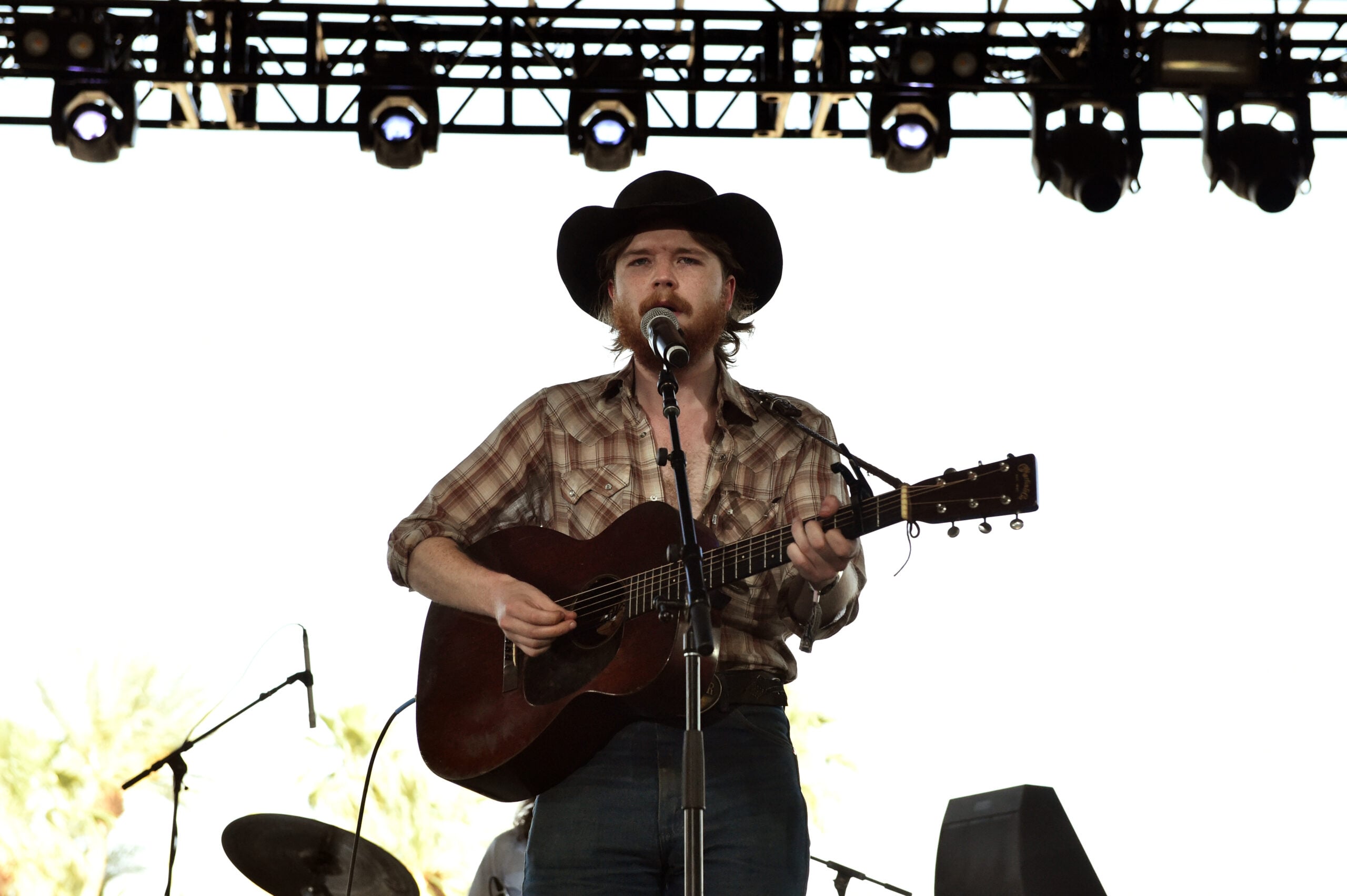 Colter Wall Says He’s ‘Not Doing Well,’ Stuns Fans By Canceling Tour