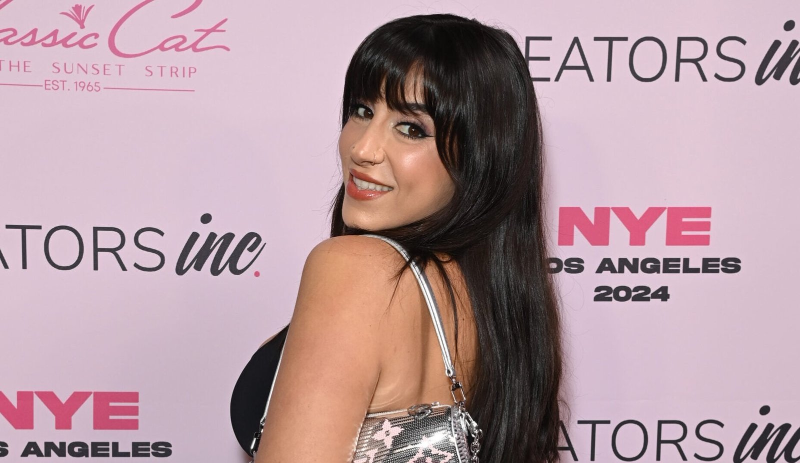 Drake Accepts ‘Hall Pass’ From Married Adult Film Star Lena the Plug, Laughs As She Throws Away Her Wedding Ring